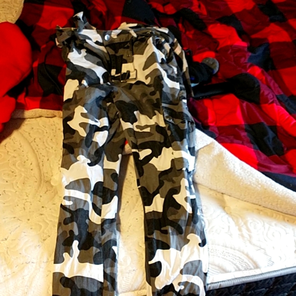Cute camo cargo pants